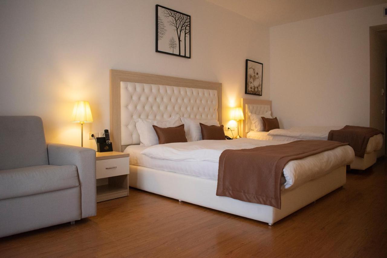 Hotel Bleart Škalngur Екстериор снимка