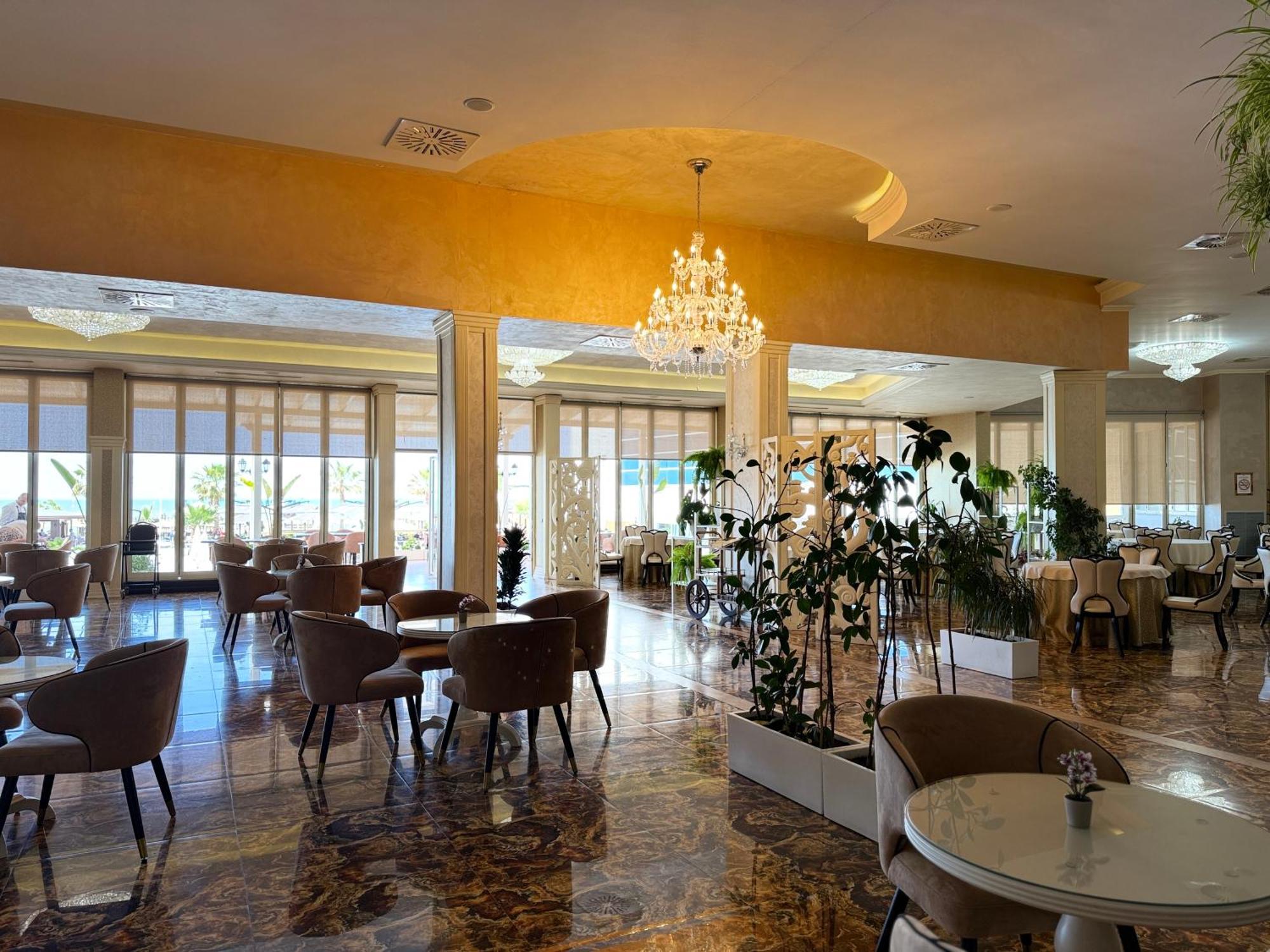 Hotel Bleart Škalngur Екстериор снимка